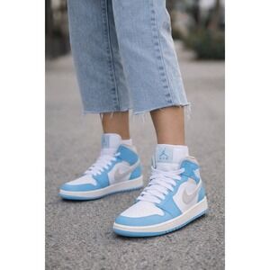 Nike Air Jordan 1 Mid Women Size 8 University Blue White BQ6472-400 Excellent